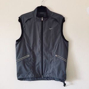 Nike Men’s AeroLayer Vest